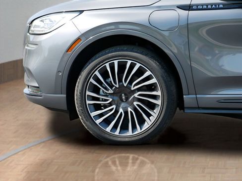 Used 2022 Lincoln Corsair Grand Touring w/ Elements Technology Bundle image 9