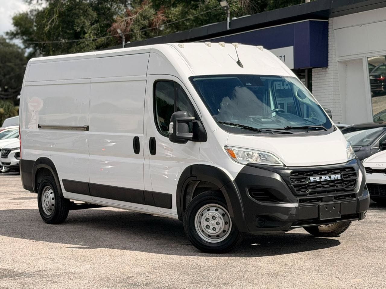 Used 2023 RAM ProMaster 2500 FWD image 5