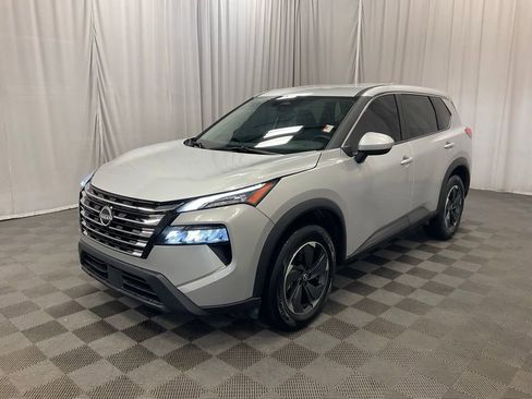 Used 2025 Nissan Rogue SV image 4