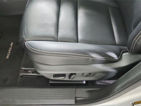 Used 2023 Nissan Rogue SL w/ SL Premium Package FWD image 11