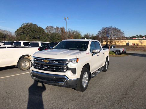 Used 2024 Chevrolet Silverado 1500 LTZ w/ Technology Package image 2