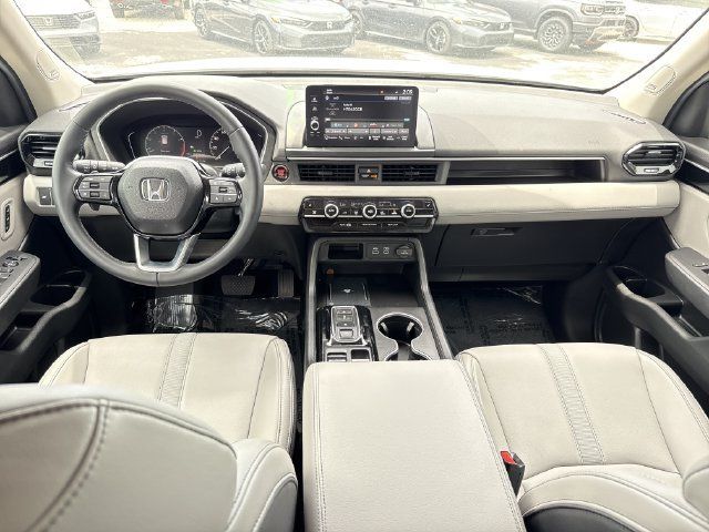 New 2025 Honda Pilot Touring image 20