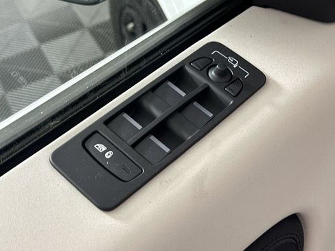 Used 2025 Land Rover Discovery Sport S AWD/4WD image 22