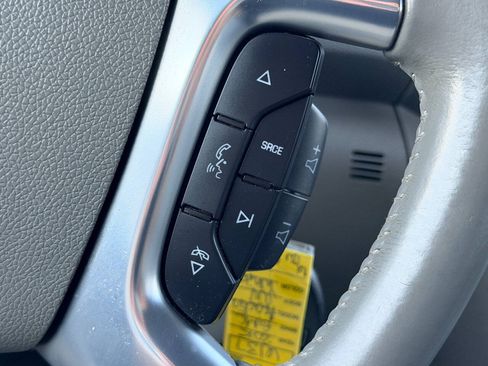 Used 2015 GMC Acadia SLE FWD image 38