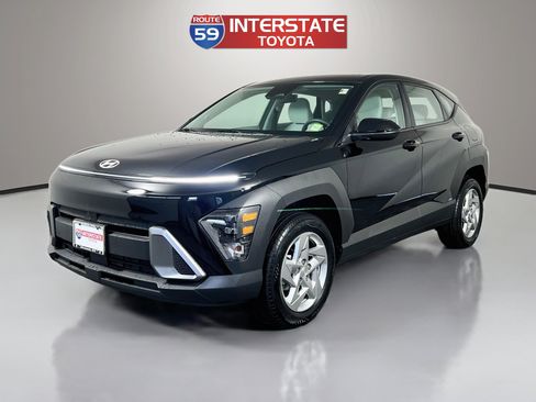 Used 2024 Hyundai Kona SE AWD/4WD image 3