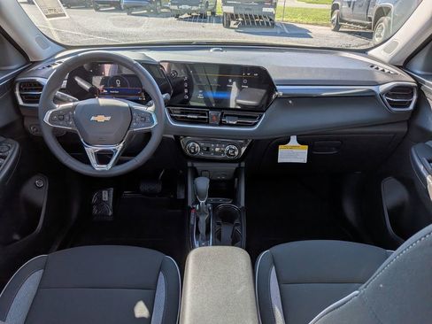 New 2026 Chevrolet TrailBlazer LT w/ Convenience Package FWD image 24