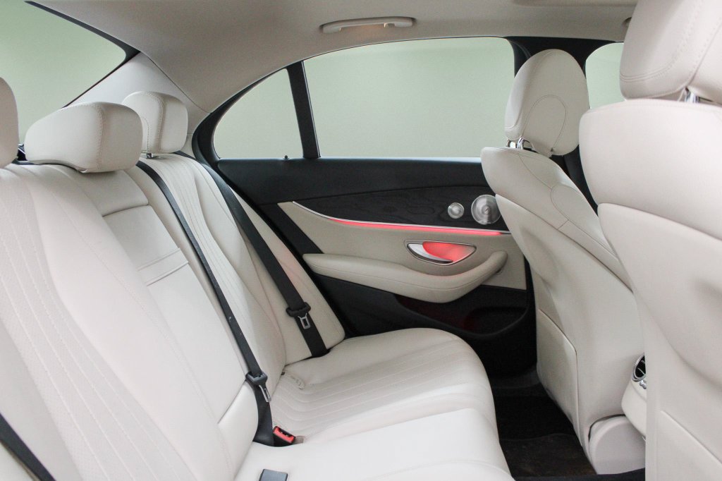 Used 2017 Mercedes-Benz E 300 4MATIC image 27