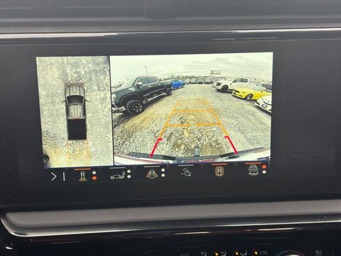 Used 2025 GMC Sierra 2500 AT4X image 25