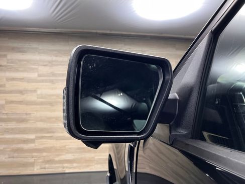 Used 2023 Ford F150 Lariat w/ Trailer Tow Package image 33