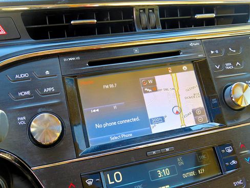 Used 2017 Toyota Avalon Limited image 27