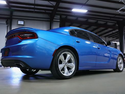 Used 2016 Dodge Charger R/T image 12