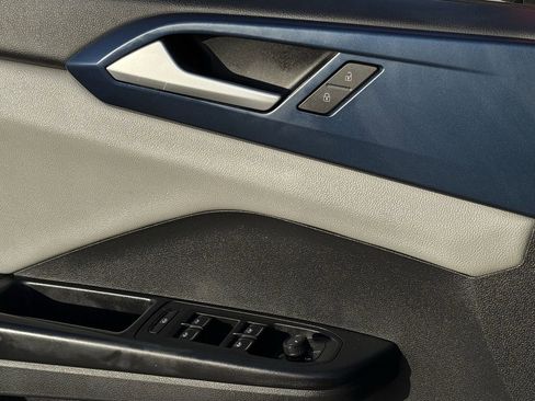 Used 2022 Volkswagen Taos SE image 18