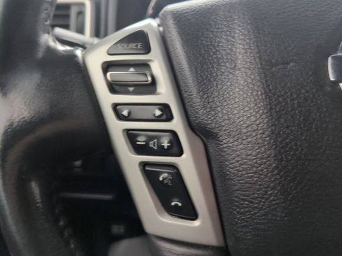 Used 2018 Nissan Titan SV w/ SV Convenience Package image 34