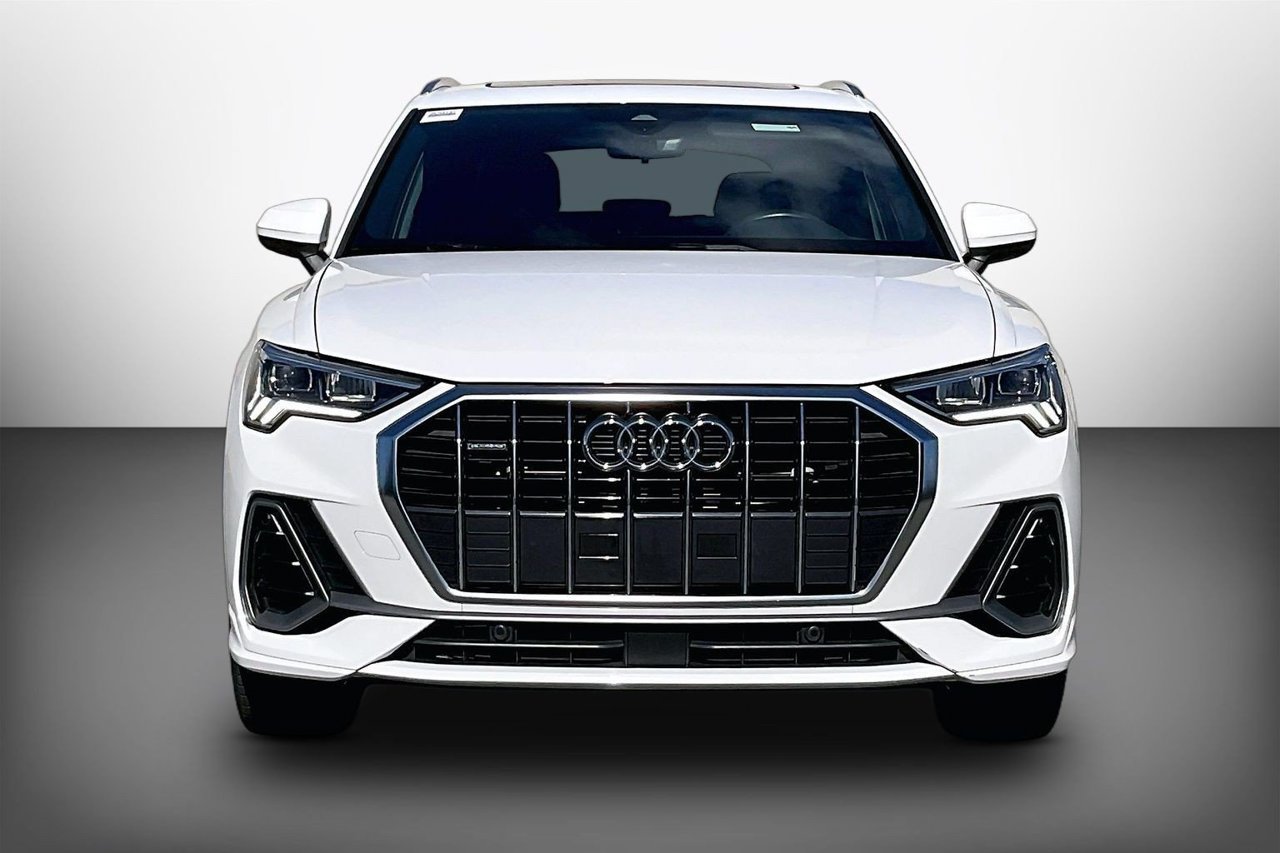 Used 2025 Audi Q3 2.0T Premium AWD/4WD image 3