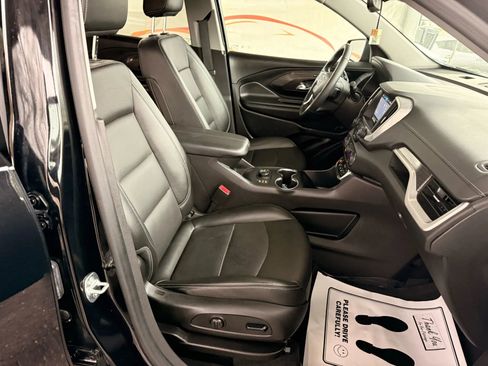 Used 2024 GMC Terrain SLT image 22