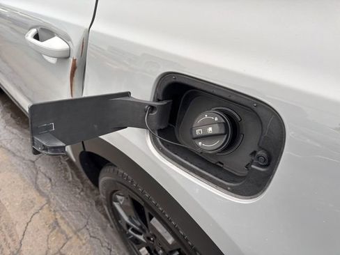 Used 2022 Kia Telluride SX w/ SX Prestige Package image 21