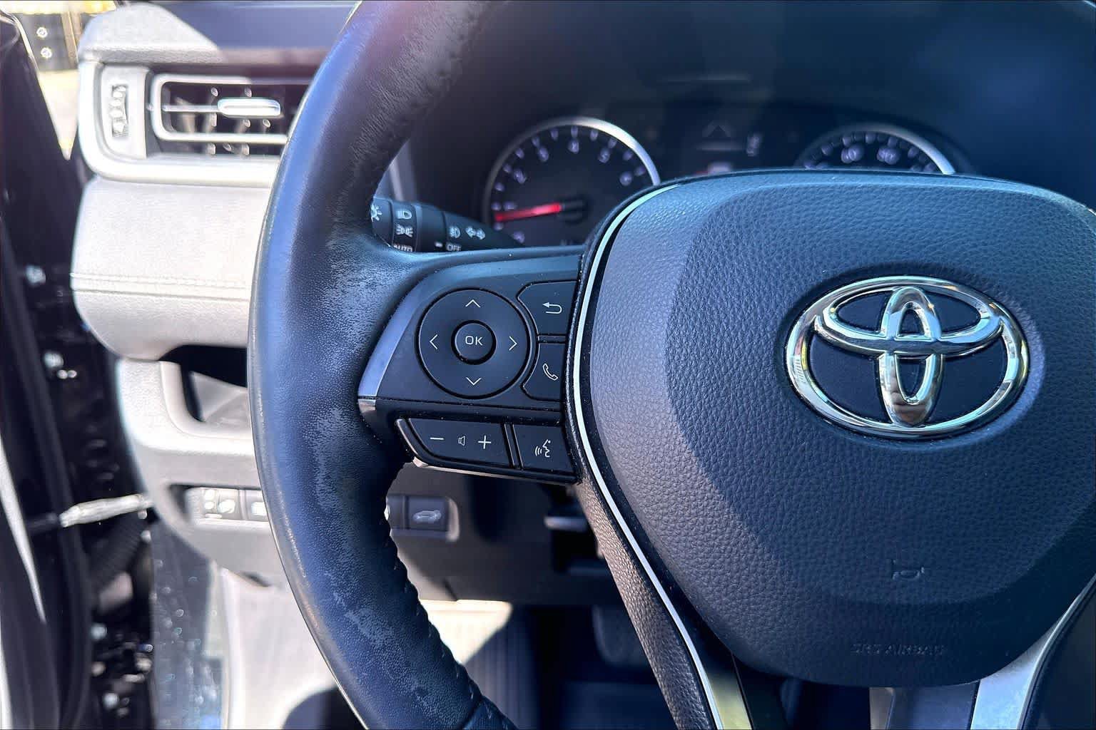 Used 2019 Toyota RAV4 XLE Premium w/ Cold Weather Package AWD/4WD image 24
