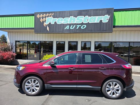 Used 2023 Ford Edge Titanium image 1