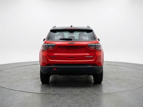 Used 2025 Jeep Compass Trailhawk AWD/4WD image 7