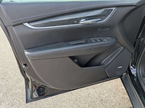 Used 2020 Cadillac XT5 Premium Luxury FWD image 10