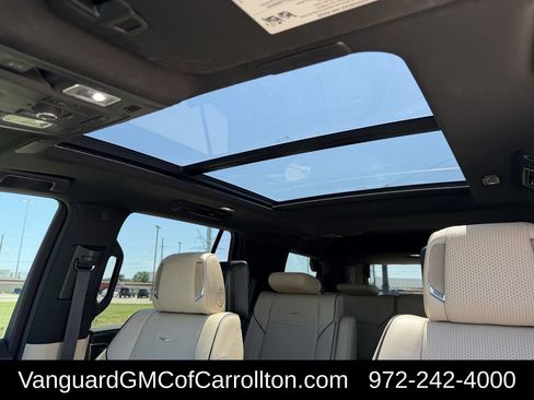 Used 2021 Cadillac Escalade Premium Luxury AWD/4WD image 30