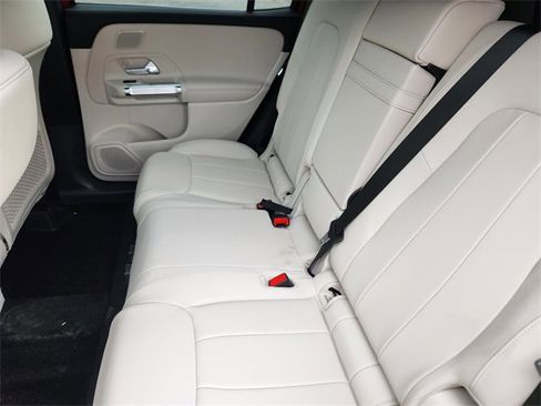 New 2026 Mercedes-Benz GLB 250 4MATIC image 12