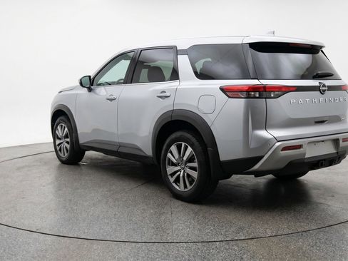 Used 2025 Nissan Pathfinder SV FWD image 6