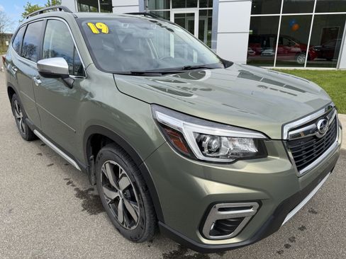 Used 2019 Subaru Forester Touring AWD/4WD image 4