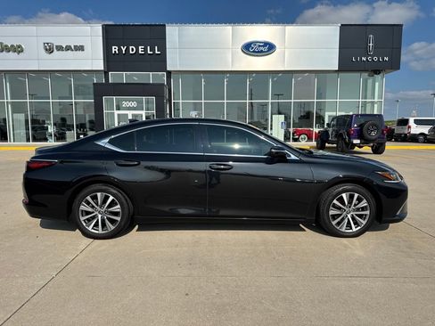 Used 2021 Lexus ES 350 w/ Premium Package FWD image 2