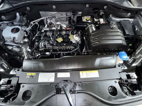 Certified 2024 Volkswagen Atlas SE FWD image 12