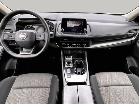 Certified 2025 Nissan Rogue SV FWD image 14
