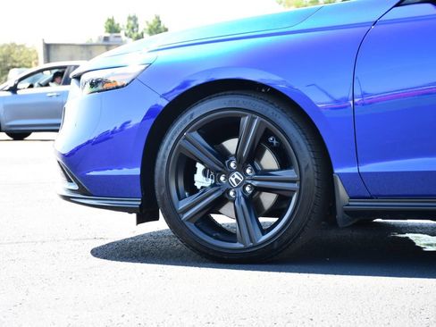 Used 2024 Honda Accord Sport image 12