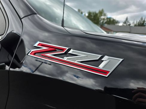 Used 2022 Chevrolet Silverado 1500 LTZ w/ LTZ Premium Package AWD/4WD image 9