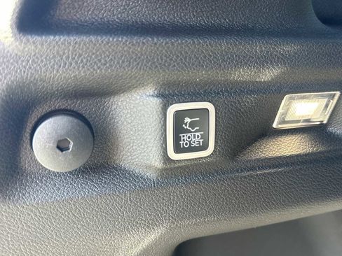 New 2025 Jeep Grand Cherokee L Laredo w/ Luxury Tech Group I image 19