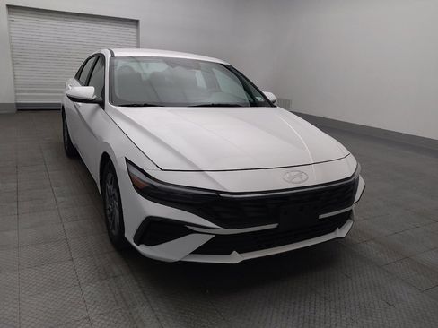 Used 2024 Hyundai Elantra SEL FWD image 14