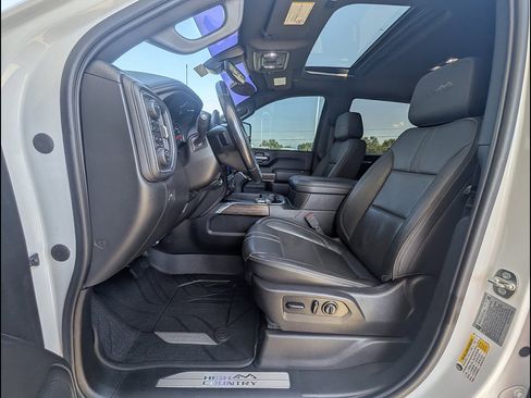Used 2020 Chevrolet Silverado 2500 High Country w/ Technology Package AWD/4WD image 21