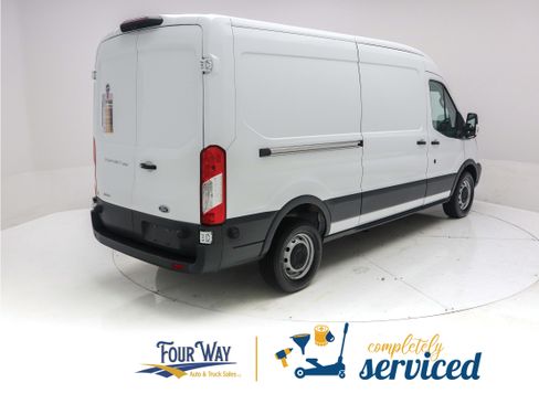 Used 2018 Ford Transit 250 148 Medium Roof RWD image 4