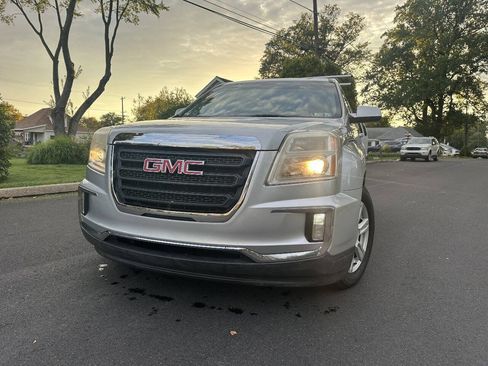 Used 2016 GMC Terrain SLE w/ Convenience Package AWD/4WD image 2