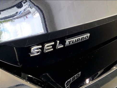 New 2026 Volkswagen Tiguan SEL R-Line AWD/4WD image 8