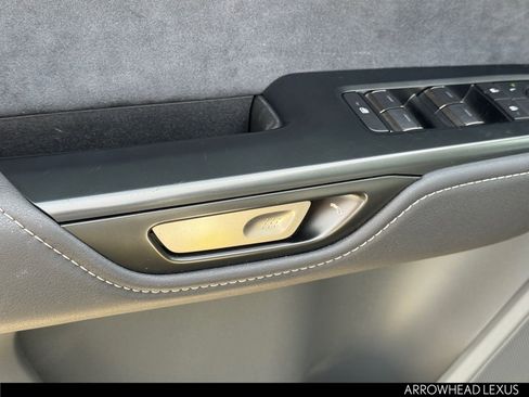 Used 2023 Lexus RZ 450e Premium image 22