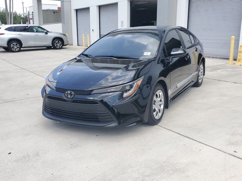 Used 2025 Toyota Corolla LE FWD image 7