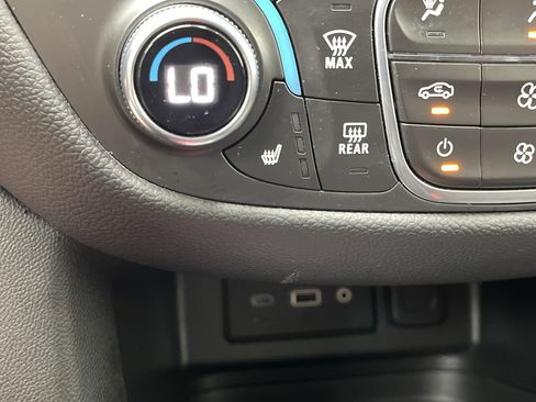 Certified 2022 Chevrolet Equinox LT w/ Driver Convenience Package image 22