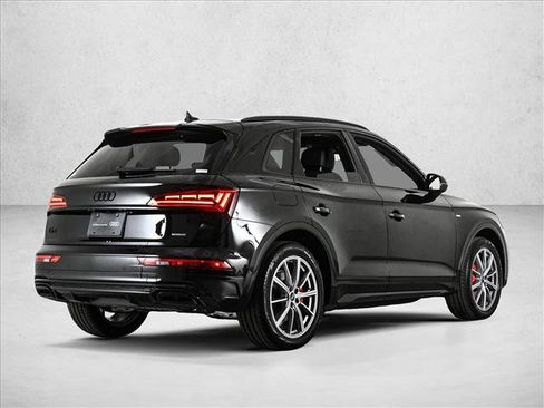 Certified 2024 Audi Q5 e Prestige image 5