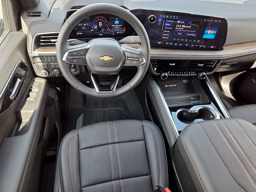 Used 2026 Chevrolet Suburban High Country RWD image 13