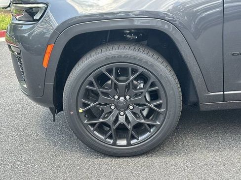 New 2026 Jeep Grand Cherokee Summit AWD/4WD image 11