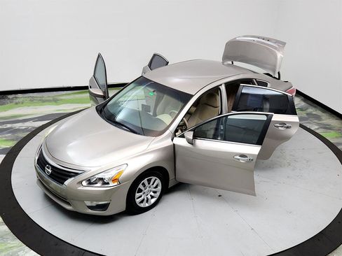Used 2015 Nissan Altima 2.5 S w/ Power Driver Seat Package FWD image 35