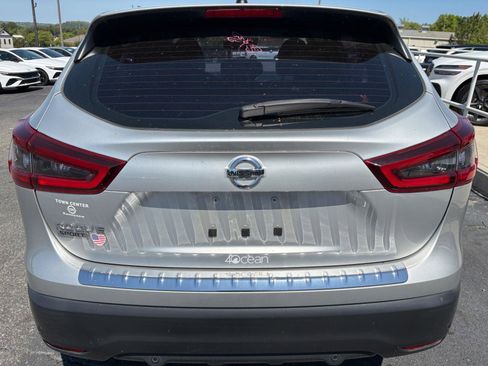 Used 2020 Nissan Rogue Sport S image 7