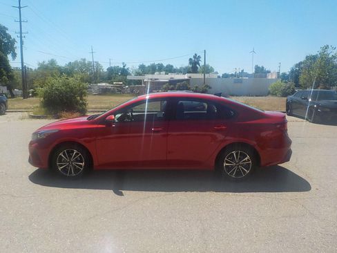 Used 2023 Kia Forte LXS w/ LXS Technology Package image 8