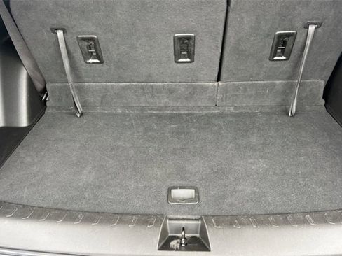 Used 2023 Chevrolet Traverse Premier w/ Redline Edition image 18