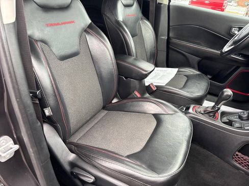 Used 2019 Jeep Compass Trailhawk image 17